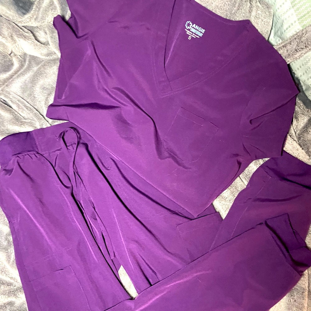 Eggplant scrub jogger SET